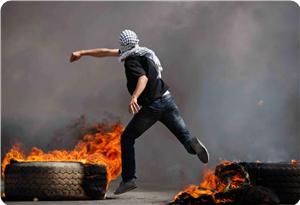 اسرائیلی فوج کی فائرنگ سے 30 فلسطینی زخمی، بیت المقدس میں مکان نذرآتش